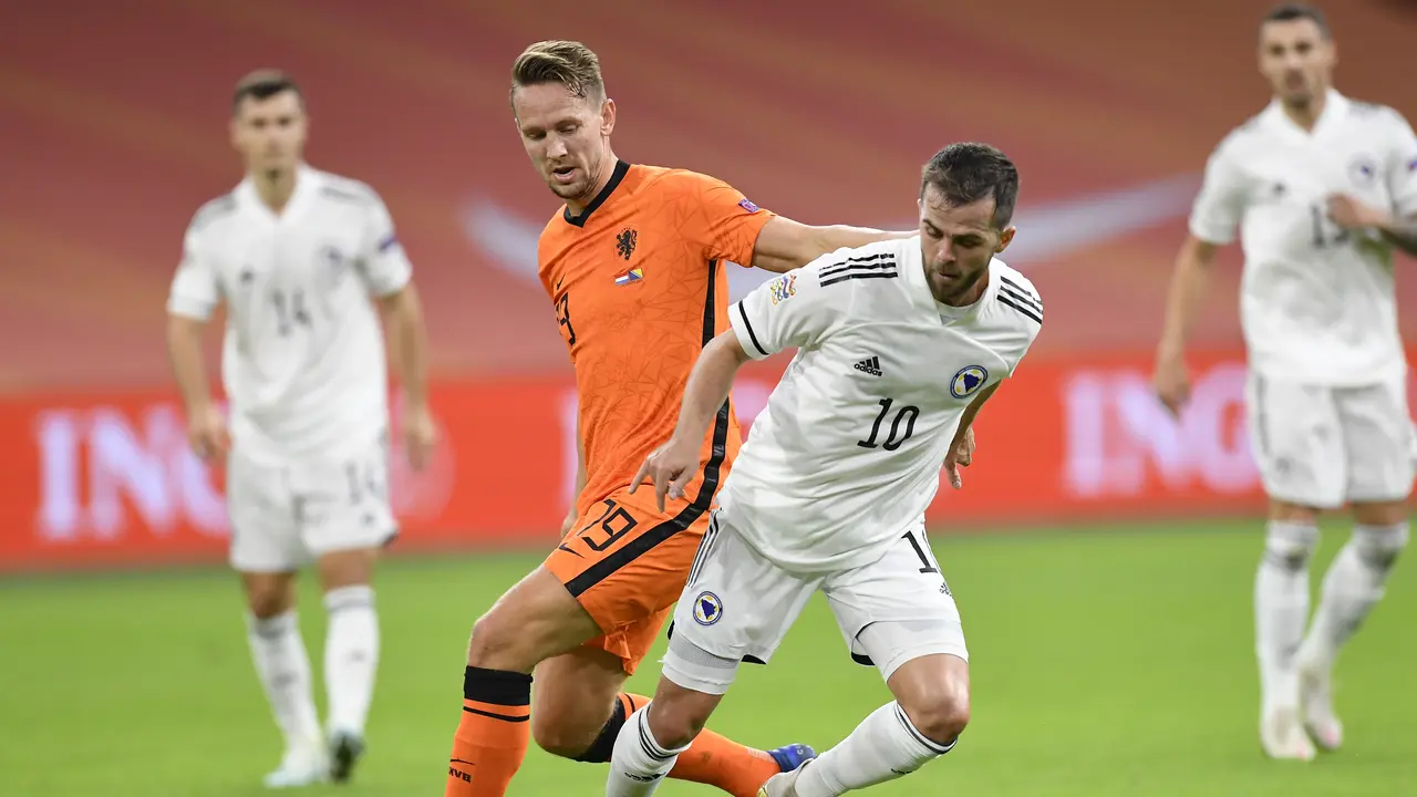 Georginio Wijnaldum Dua Gol, Belanda Bungkam Bosnia & Herzegovina