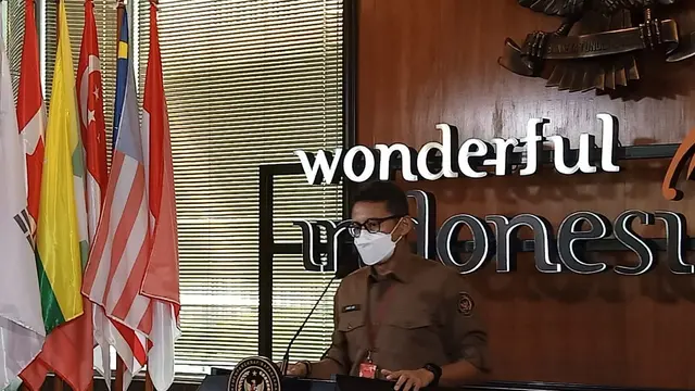 Menparekraf Pertimbangkan Proposal Paket Wisata Dapat Vaksin Covid-19 Gratis