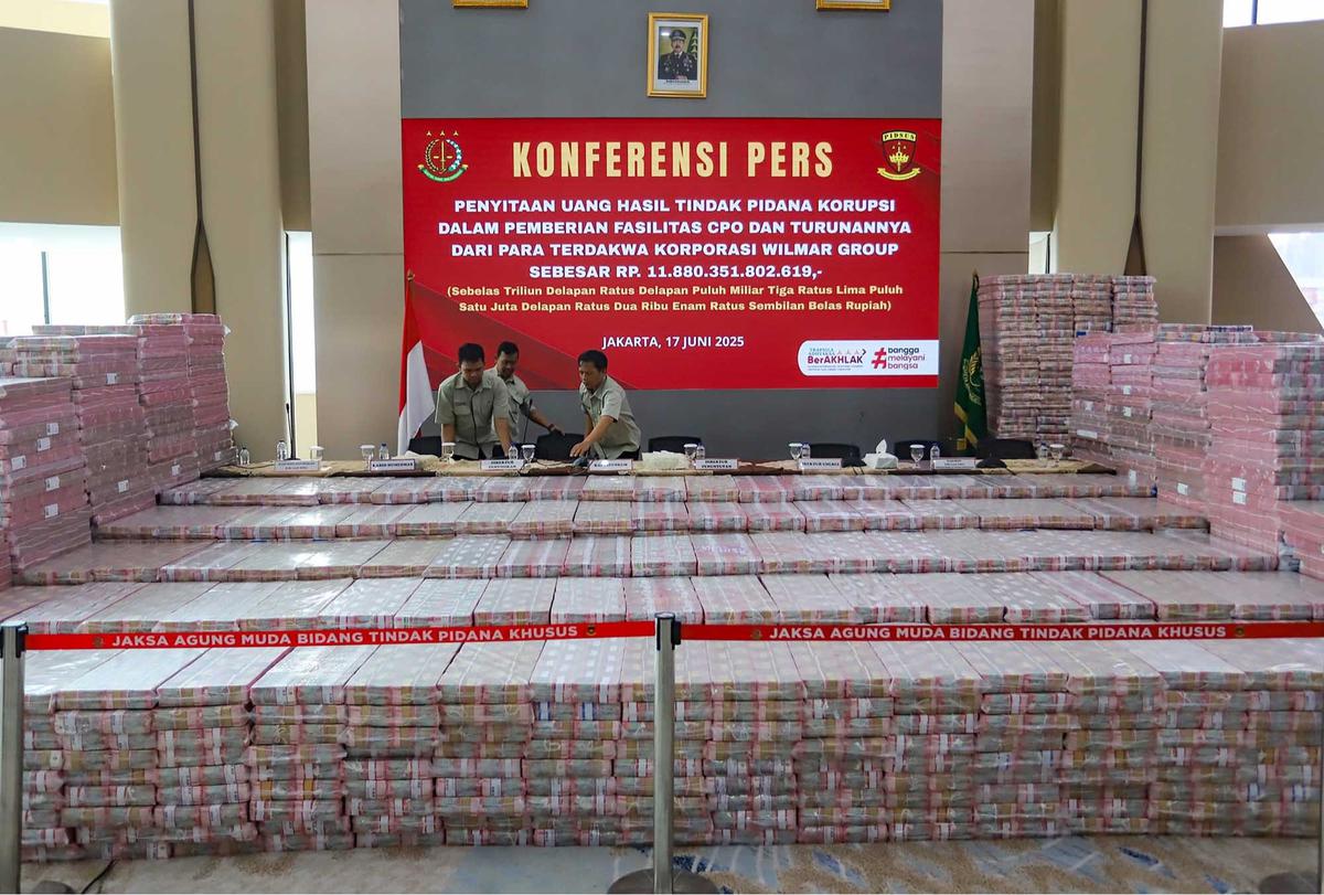 FOTO: Penampakan Uang 2 Trilyun Rupiah, Sitaan dari Wilmar Group di Kejagung Jakarta