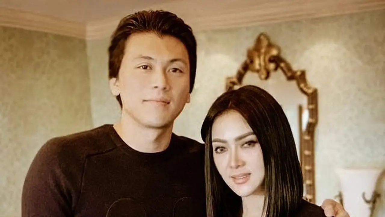 [Fimela] Syahrini dan Reino Barack
