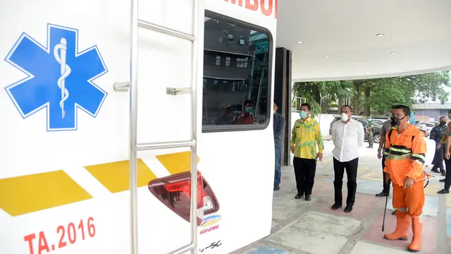 Gubernur Sumut, Edy Rahmayadi memimpin simulasi penanganan pasien COVID-19 di RS Martha Friska Multatuli, Medan.