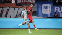 Persija Jakarta harus puas bermain imbang 2-2 ketika menjamu PSBS Biak di Stadion Patriot Candrabhaga, Bekasi pada laga pekan ke-21 BRI Liga 1 musim ini, Minggu (02/02/2025) malam WIB. (Bola.com/Bagaskara Lazuardi)