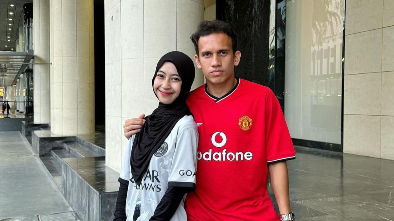 So Sweet! Foto-foto Terbaru Kebersamaan Egy Maulana Vikri dan Adiba Khanza, Kompak Kenakan Jersey Bola