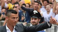 Cristiano Ronaldo resmi bergabung dengan Juventus pada 10 Juli 2018. (AFP/MIGUEL MEDINA)