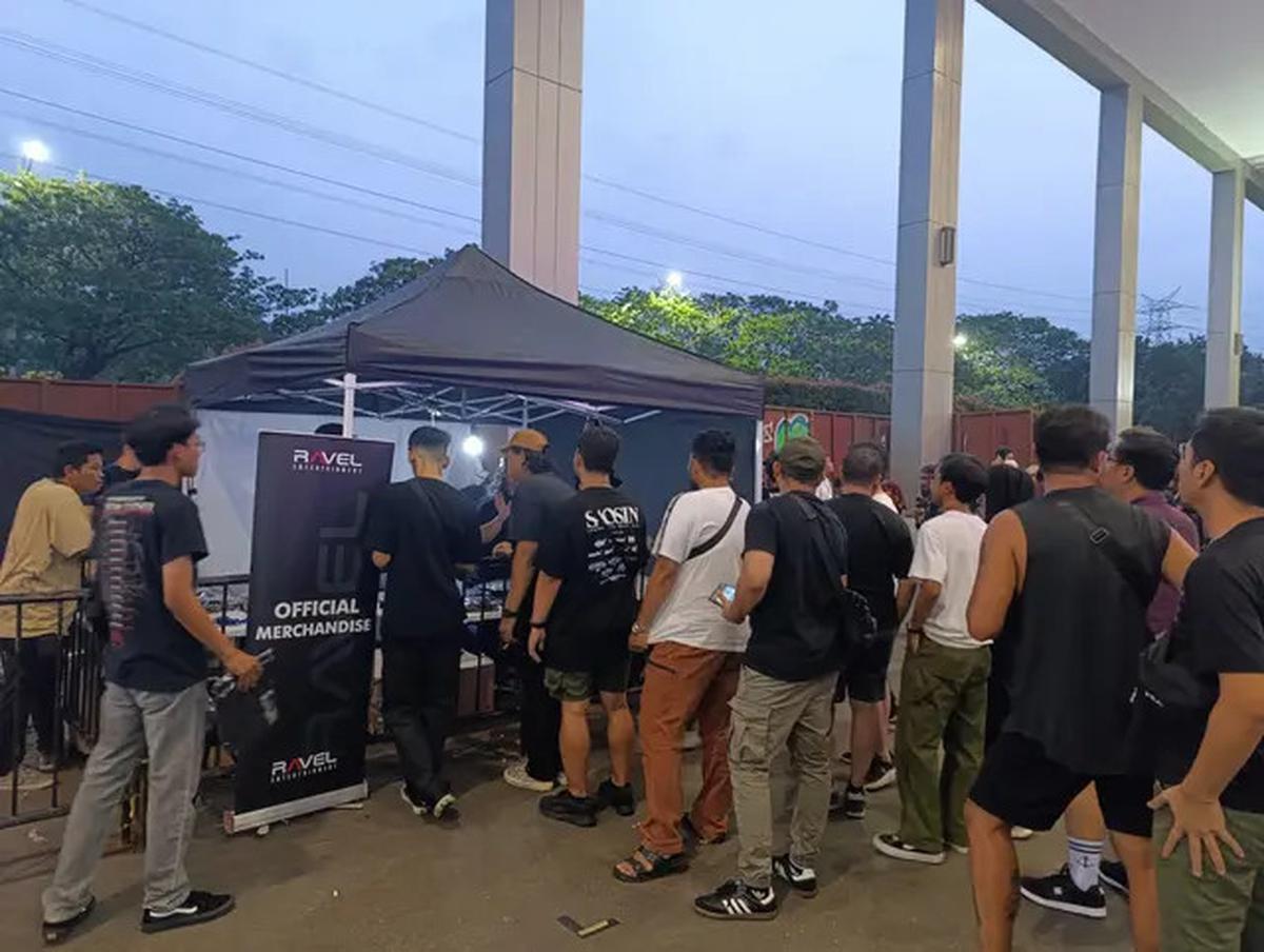 Potret Antusiasme Penggemar Saosin, Padati Arena Konser di Ancol