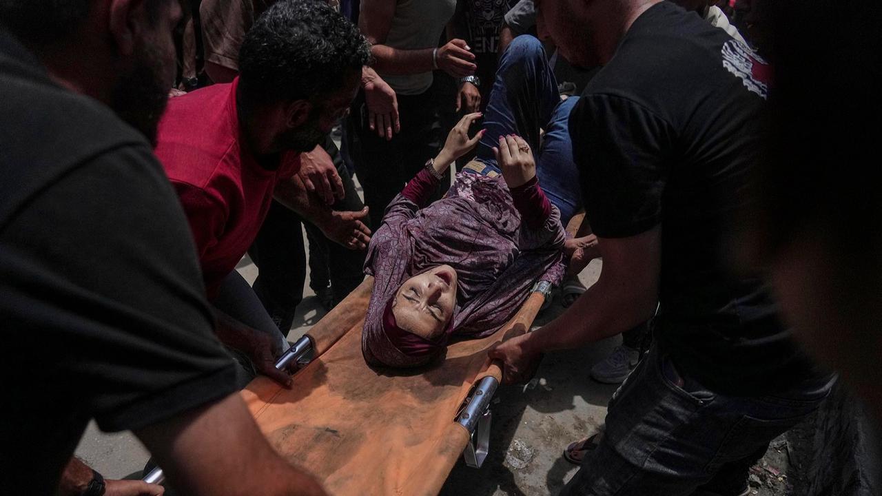 FOTO: Biadab! Serangan Israel Kembali Hantam Tenda Pengungsi di Gaza