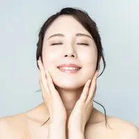 Seimbangkan kadar minyak pada kulit/copyright shutterstock