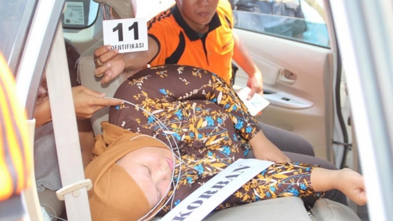 Begini adegan rekonstruksi pembunuhan sadis mahasiswi di Kediri