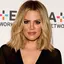 Khloe Kardashian merupakan adik kedua dari Kim Kardashian yang berbadan paling bongsor.