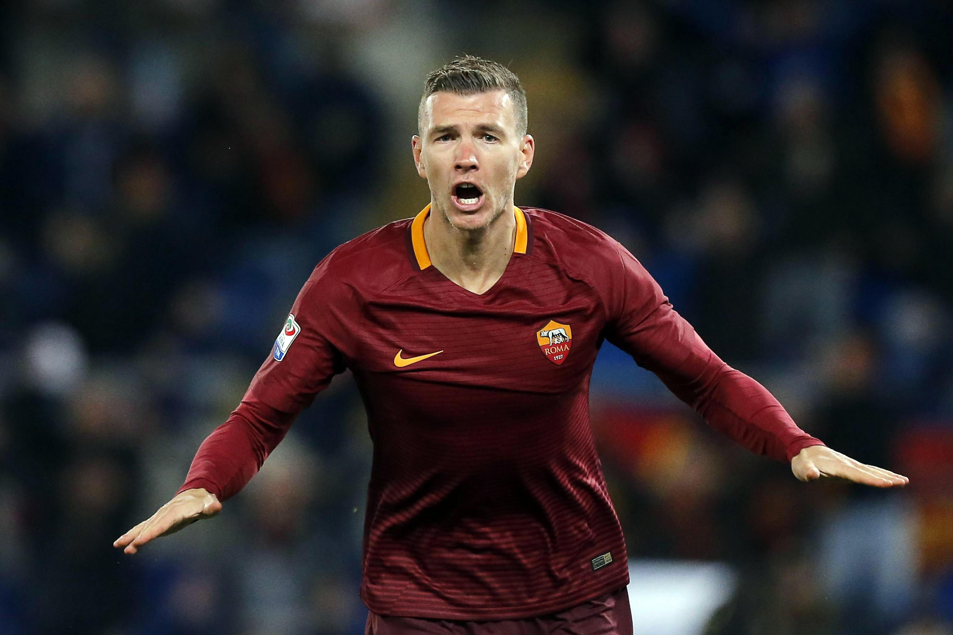Penyerang AS Roma, Edin Dzeko. (Anglo Carconi/ANSA via AP)