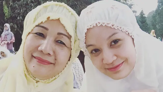 6 Potret Faradilla Yoshi saat Tampil Berhijab, Bikin Pangling