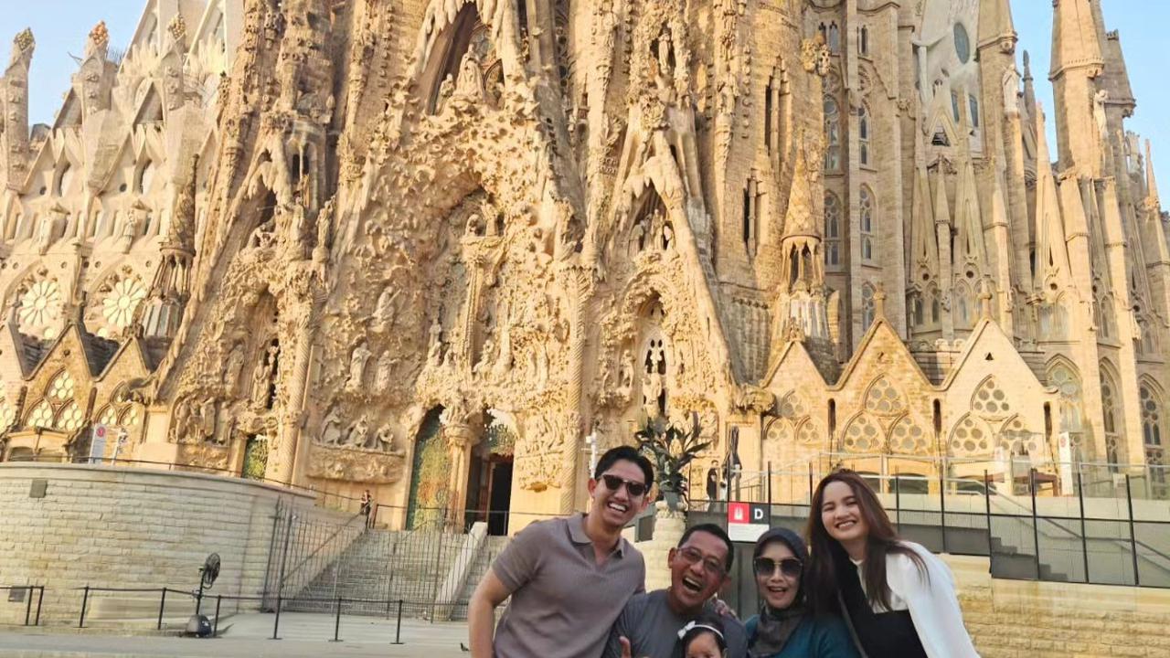 Potret Baby Launa di Barcelona, Spanyol