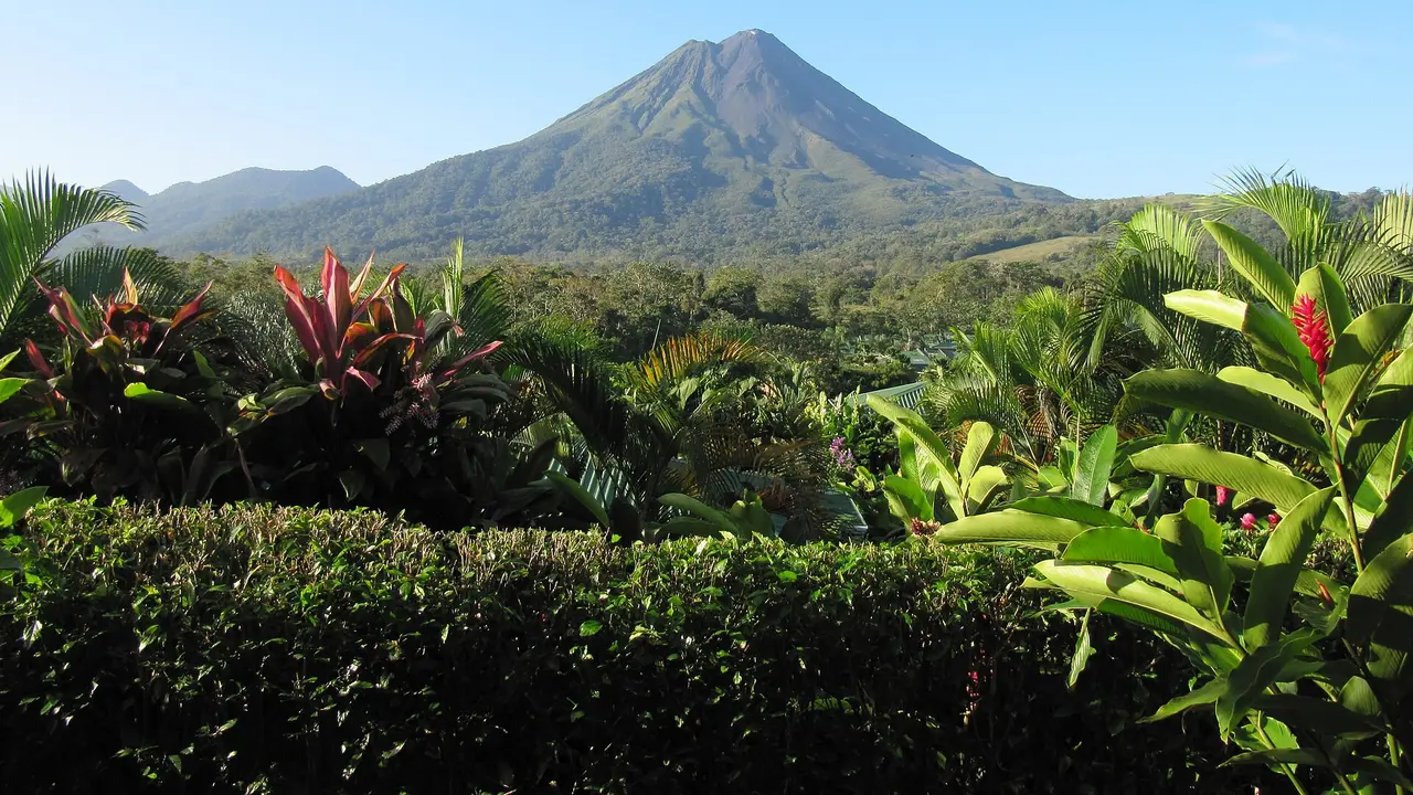 Gunung Berapi Arenal, Kosta Rika yang Meletus pada 28 Juli 1968 (Dok: Wikipedia/Creative Commons)