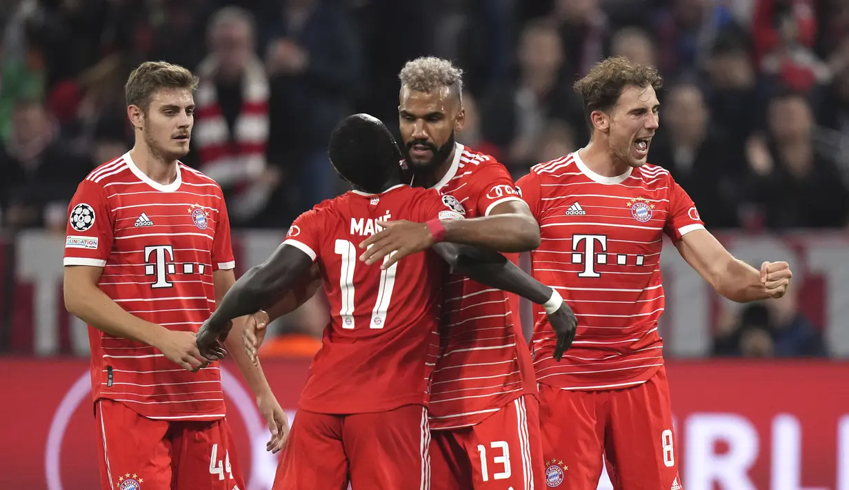 Kedigdayaan Munchen berlanjut di babak kedua. Sane sukses mencetak gol keduanya di menit ke-50 dan Eric Maxime Choupo-Moting mencetak gol terakhir di menit ke-59. Kemenangan ini membuat Munchen nyaman di Grup C dengan sembilan poin dan belum sekalipun kebobolan. (AP Photo/Matthias Schrader)