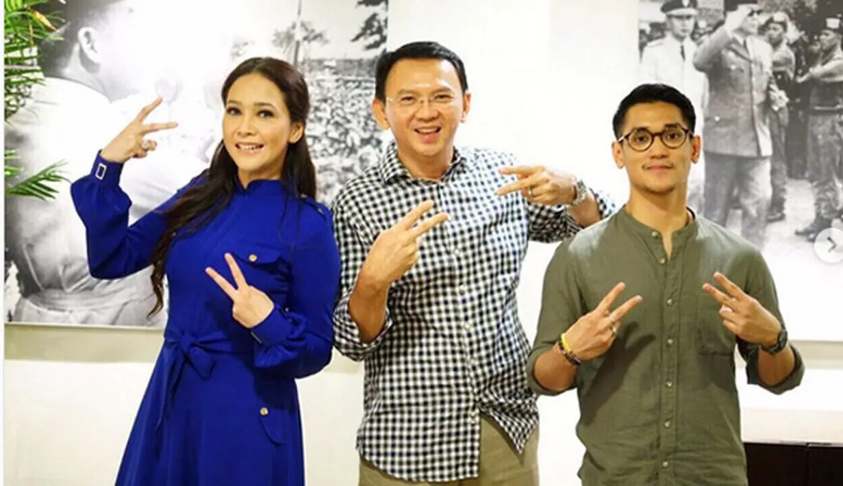 Penyanyi dan pengusaha Maia Estianty rela membatalkan nonton konser grup band asal Inggris Coldplay. Tidak hanya mantan istri Ahmad Dhani, dalam acara itu juga menghadirkan penyanyi solo, Afgan.  (Insagram/basukibtp)