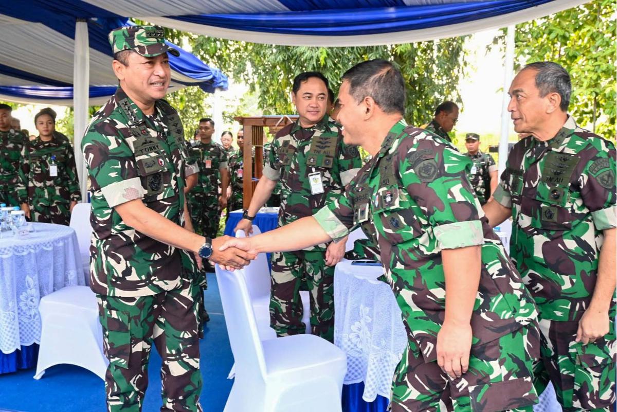 FOTO: Monumen Fokker 27 "AMPUH" Diresmikan di Lanud Halim, Simbol Sejarah TNI AU