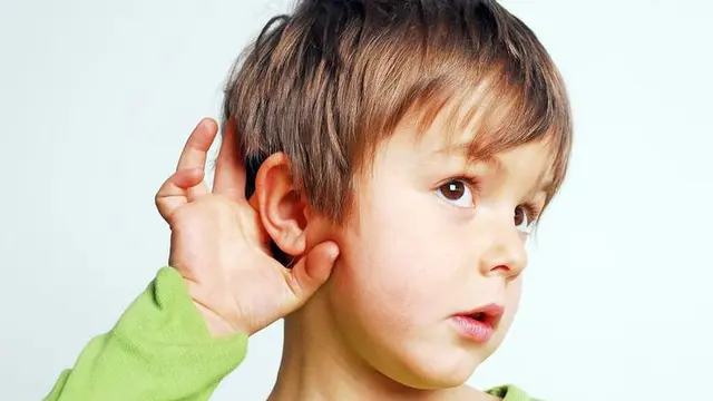 Ilustrasi Anak yang Mendengar. (foto: Pinterest).