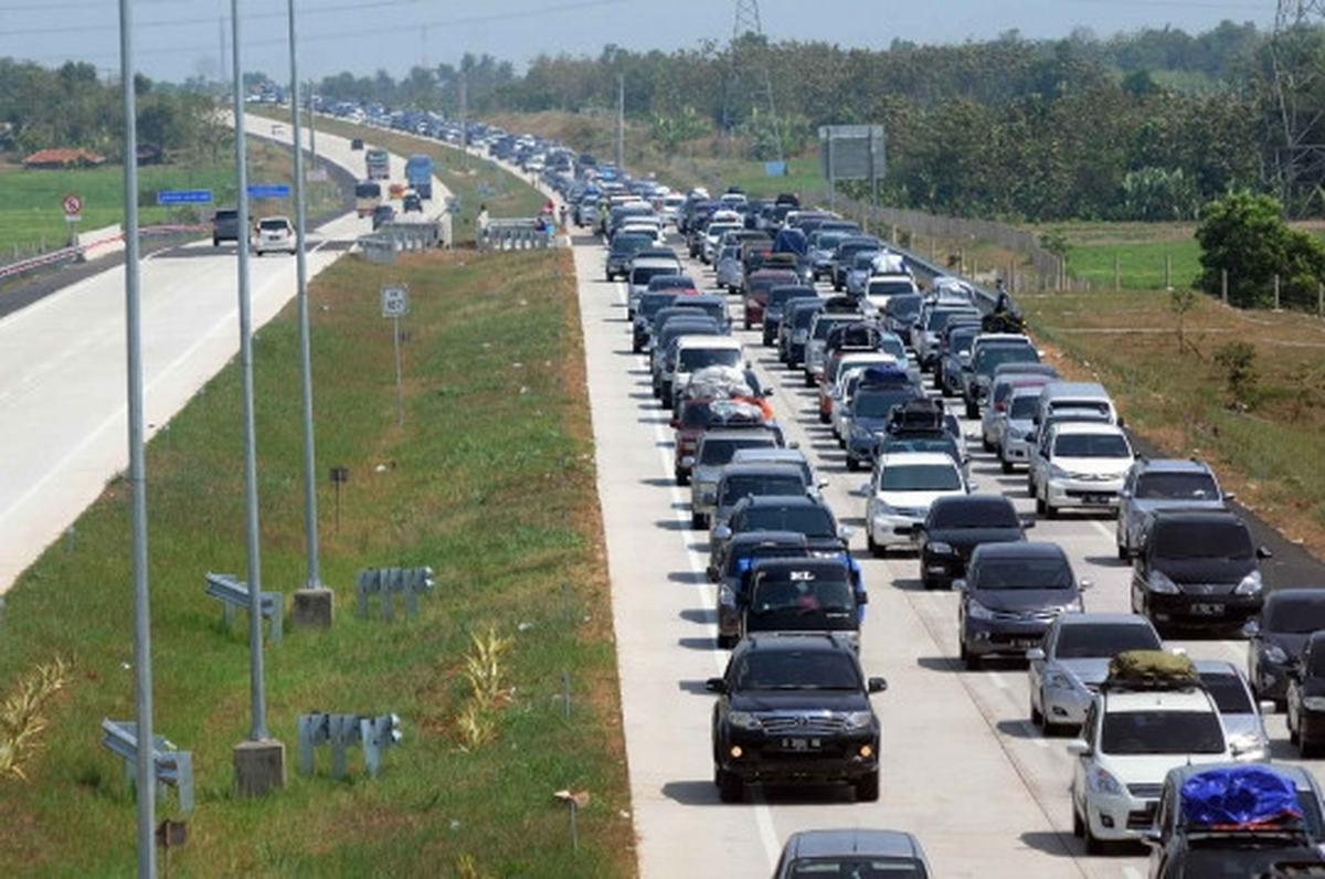 Puncak arus mudik, antrean keluar Tol Palimanan hingga 20 Km