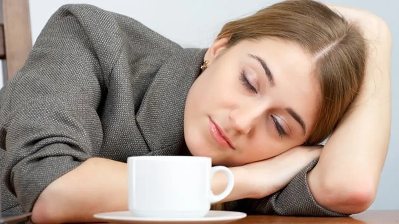 Menunda makan siang membuat kamu tidak nyaman / Copyright Shutterstock