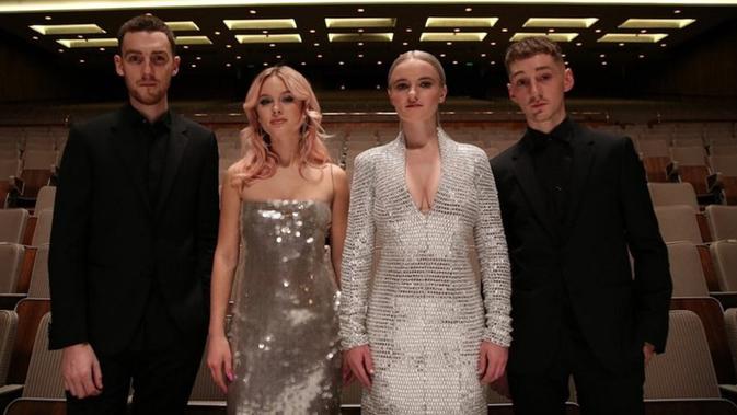 Lirik Lagu Clean Bandit Feat Zara Larsson Symphony News Entertainment Fimela Com