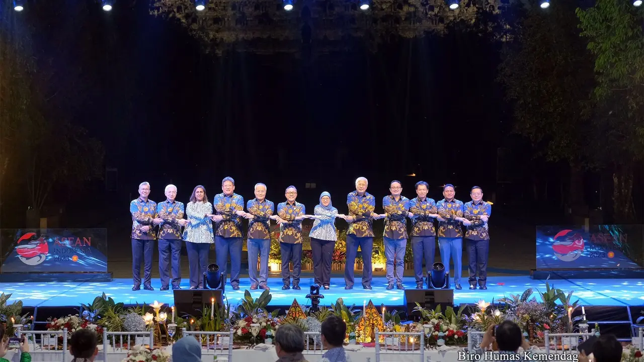 Menteri Perdagangan (Mendag) Zulkifli Hasanmenggelar jamuan makan malam (gala dinner) Klenteng ikonik Sam Poo Kong, Semarang, Jawa Tengah, Minggu (20/8/2023) malam. (Dok Kemendag)