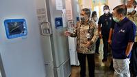 Ketua Umum PMI Jusuf Kalla bertemu dengan Kepala Lembaga Biologi Molekuler Eijkman Amin Soebandrio di Kantor LBM Eijkman, Jakarta Pusat, Rabu (13/5/2020). (Dok Palang Merah Indonesia/PMI Pusat)