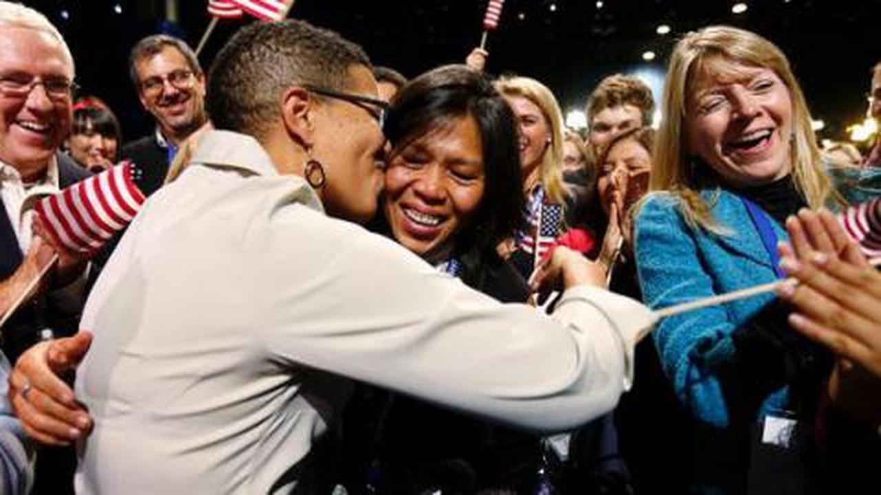 Rayakan kemenangan Obama, pasangan lesbian menikah
