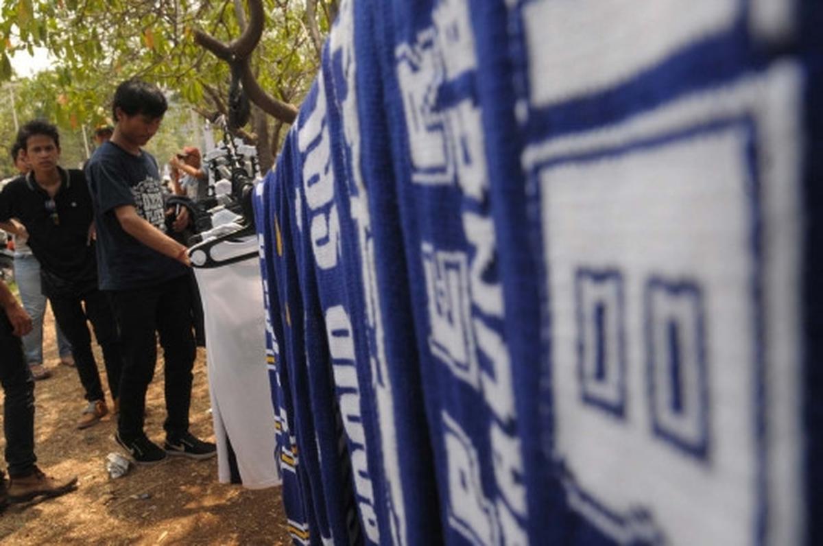 Ribuan Bobotoh mulai berdatangan di Gelora Bung Karno