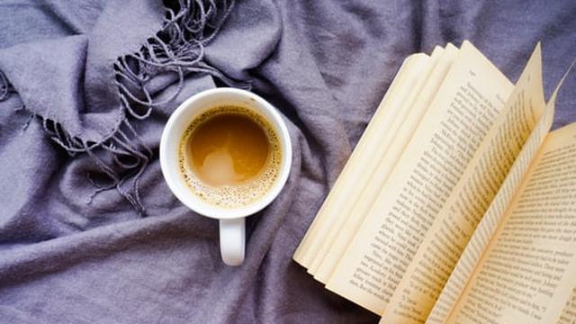 Ilustrasi membaca buku