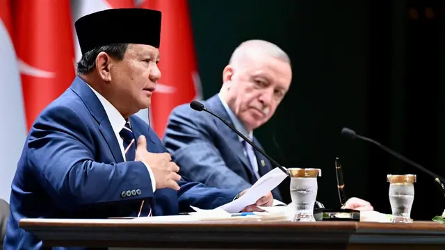 Presiden Republik Indonesia Prabowo Subianto bersama Presiden Turki Recep Tayyip Erdoğan.