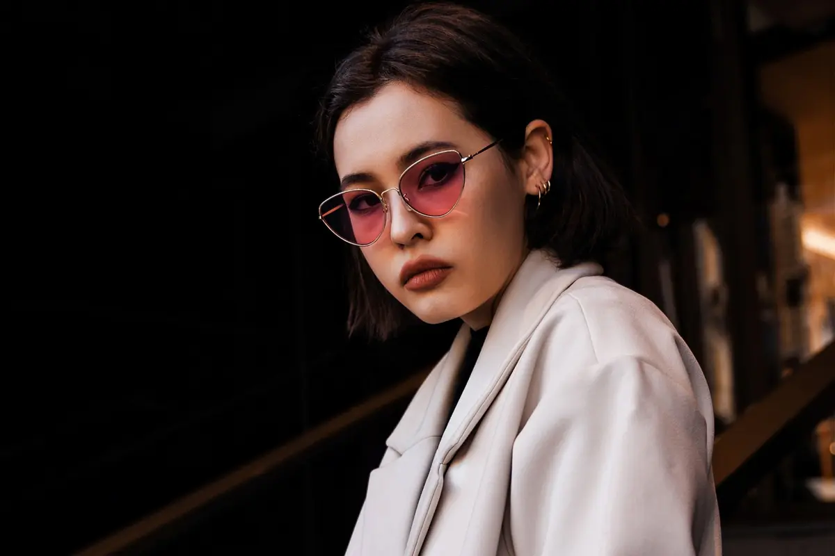3 Tips Tetap Stylish di Balik Baju Hangat Selama Musim Hujan