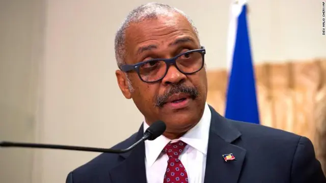 Perdana Menteri Haiti Jack Guy Lafontant mengundurkan diri dari jabatannya menyusul protes warga akibat kenaikan harga BBM (AFP PHOTO)