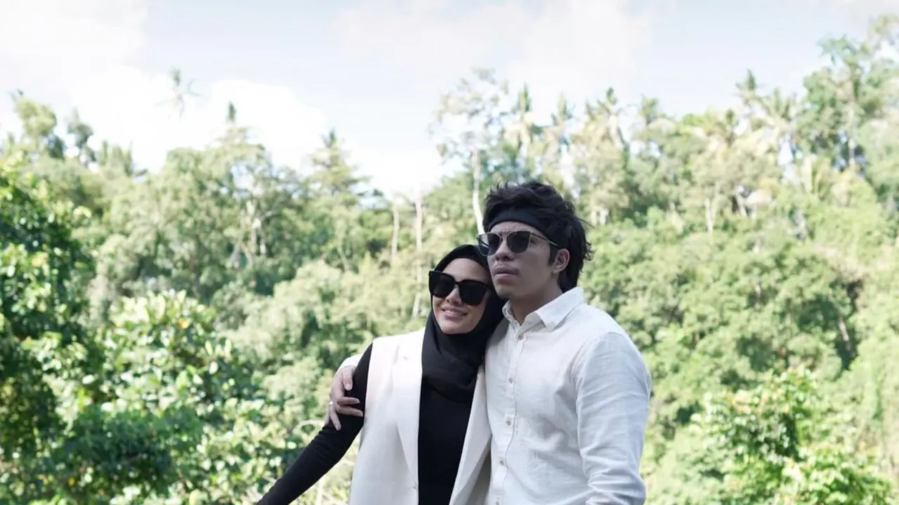 Atta Halilintar dan Aurel Hermansyah. (Foto: Instagram @aurelie.hermansyah)