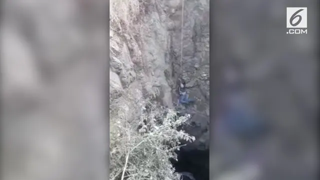 VIDEO: Pengemudi Selamat Usai Terjatuh ke Sumur Sedalam 18 Meter