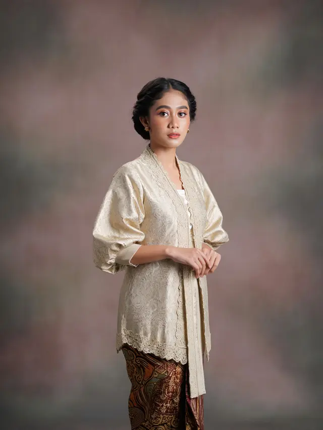 Kebaya Kutu Baru Modern Brokat Elegan Terbaru 2025