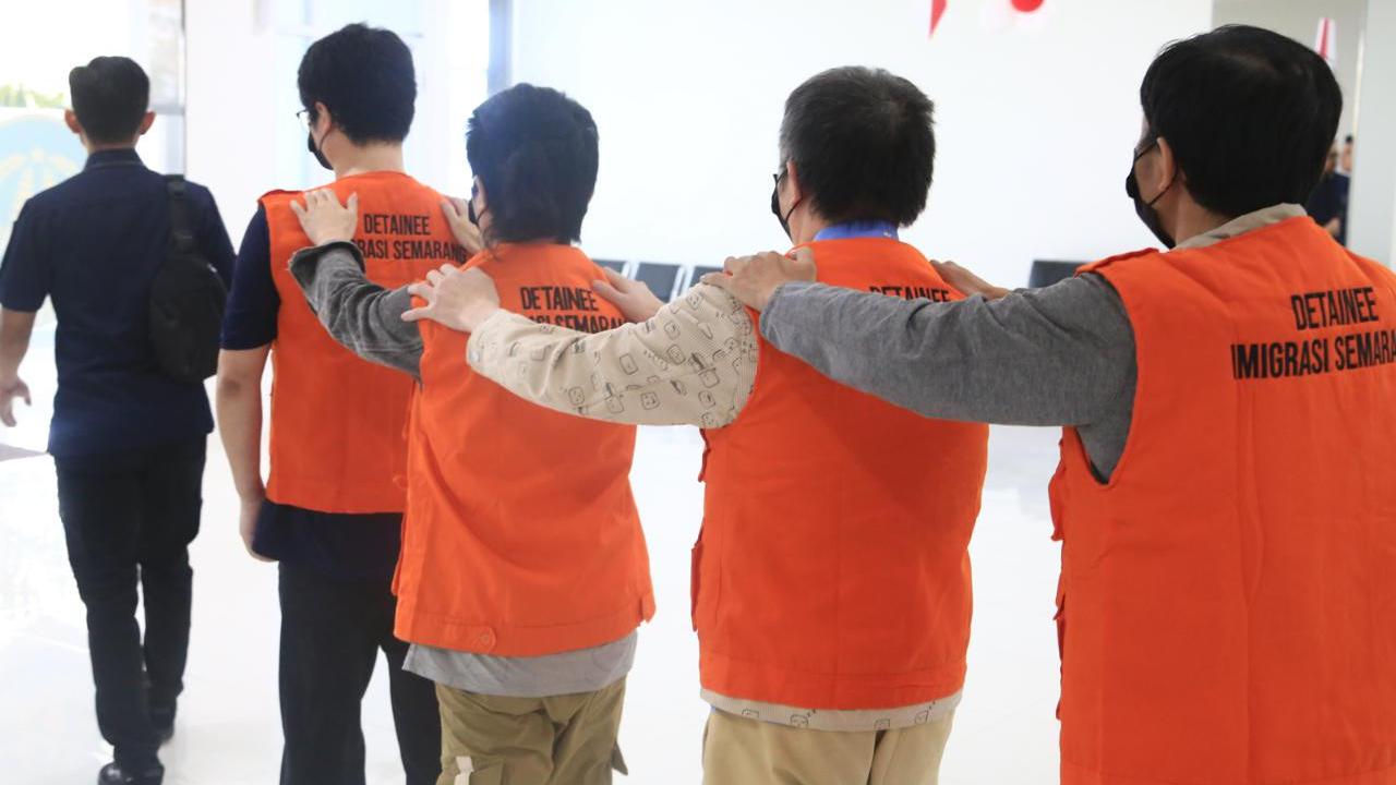 Empat WN China dideportasi terlibat kasus love scamming. (merdeka.com/istimewa).