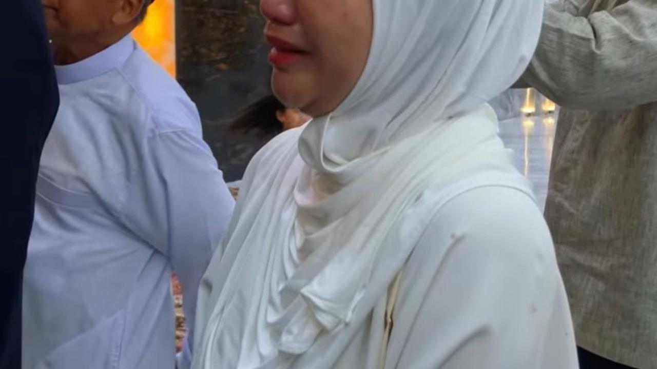Caca Frederica Menangis di Peresmian Masjid Agung Kendal, Berharap Bisa Salat Tarawih di Sana saat Ramadan