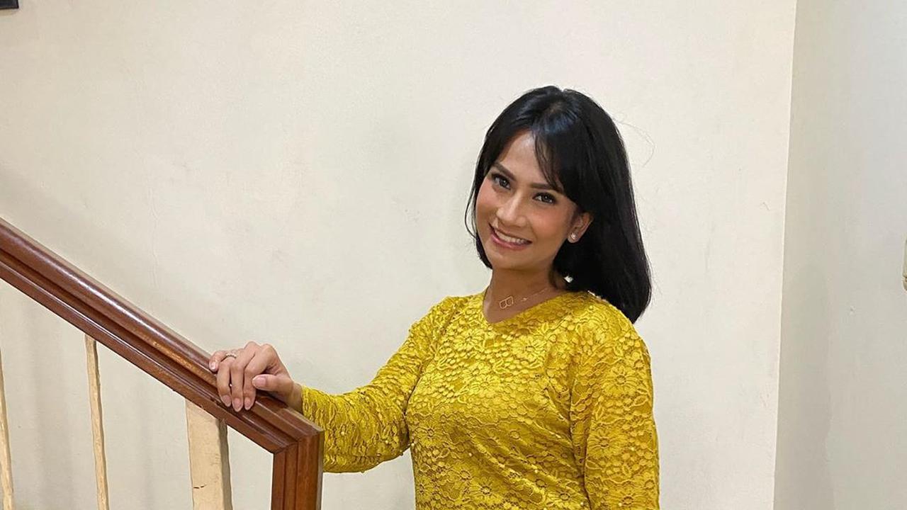 Semakin Buncit, Ini 6 Potret Vanessa Angel Pamer Baby Bump