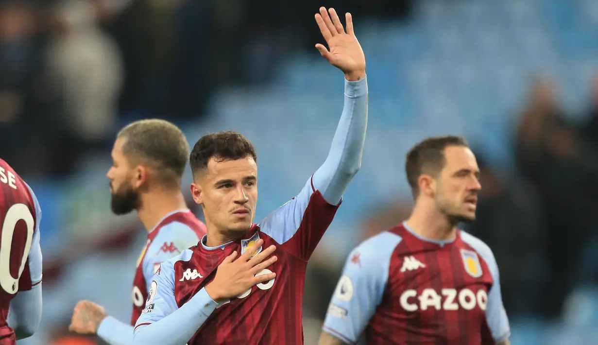 Philippe Coutinho. Sayap kiri Brasil berusia 29 tahun ini baru setengah musim memperkuat Aston Villa sejak pertengahan musim 2021/2022 dengan status pinjaman dari Barcelona. Akhir musim 2021/2022 ini masa peminjamannya akan berakhir dan Aston Villa telah sepakat untuk mempermanenkannya musim depan dengan nilai transfer 20 juta euro. Bersama Aston Villa hingga kini ia telah tampil dalam 18 laga di Liga Inggris dengan torehan 4 gol dan 3 assist. (AFP/Lindsey Parnaby)