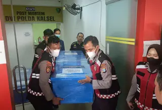 Polri melalui tim Disaster Victim Identification (DVI) terus memberikan pelayanan identifikasi korban KM Virgo Transport 8.