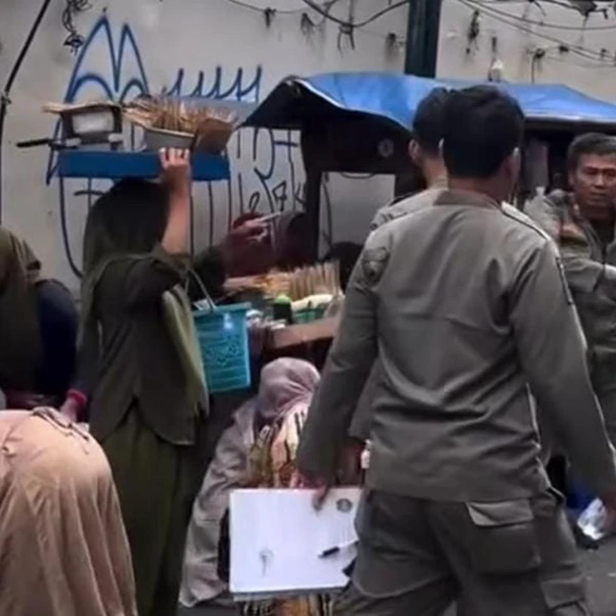 Pedagang sate di Malioboro ditertibkan