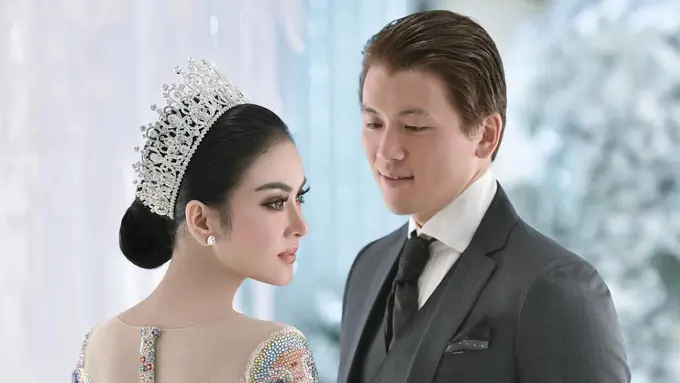 [Fimela] Syahrini dan Reino Barack
