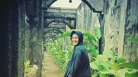 Akhirnya, setelah sekian tahun berjuang melawan kanker, Ria Irawan dipaksa menyerah sampai akhirnya meninggal dunia. Rencananya, jenazah Ria Irawan akan dimakamkan di TPU Tanah Kusir, Jakarta Selatan pada Senin (6/1/2020) siang, selepas sholat zuhur. 
 (Instagram/riairawan)