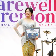 Aqeela Calista Resmi Lulus SMA. [@aqeelacalista]