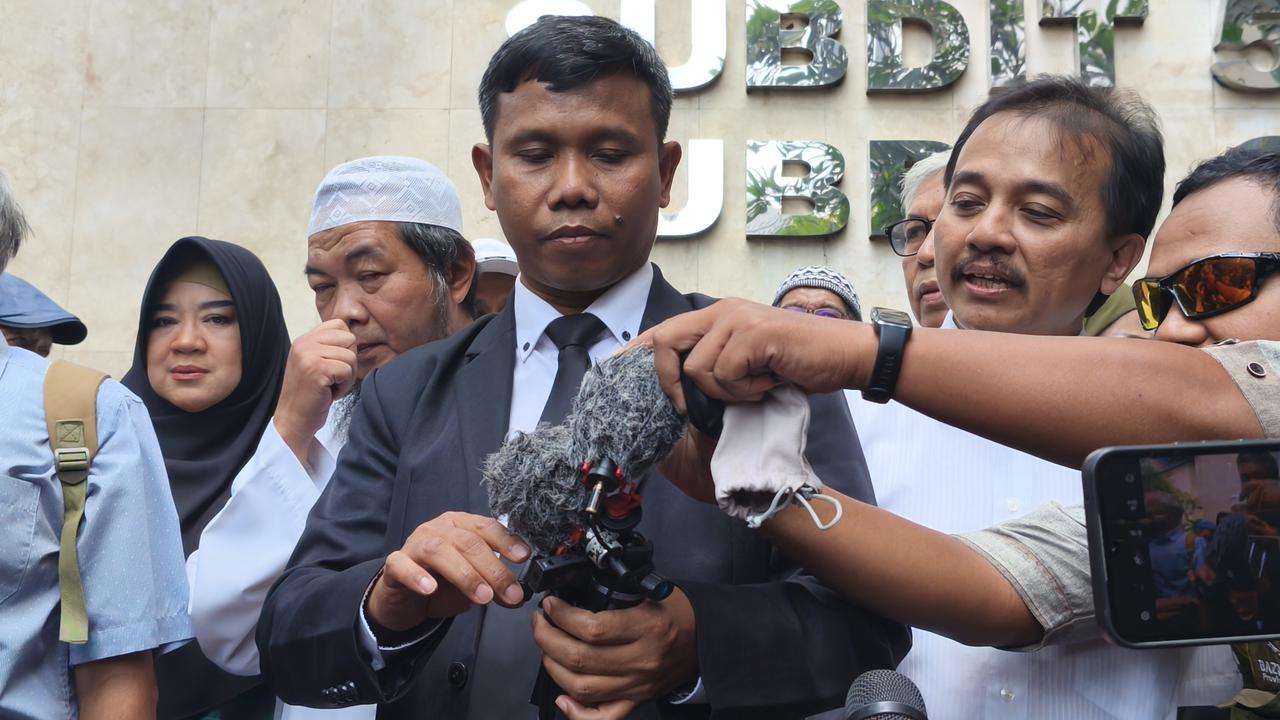 Roy Suryo Cs Minta Pemeriksaan soal Dugaan Ijazah Palsu Jokowi Ditunda