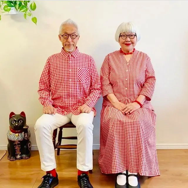 Pasangan asal Jepang yang viral karena selalu pakai baju couple