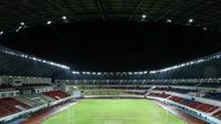 Stadion Jatidiri di malam hari dengan penerangan berkekuatan 2.500 lux. (Dok. jatengprov.go.id)