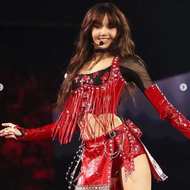 Rina Nose Cosplay Jadi Lisa BLACKPINK, Disebut Mirip Parah.  foto; Instagram !@rinanose16