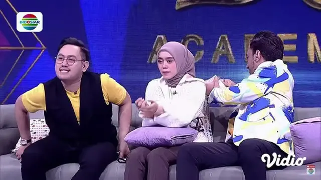 Lesti menangis saat kontestan membawakan lagu soal KDRT