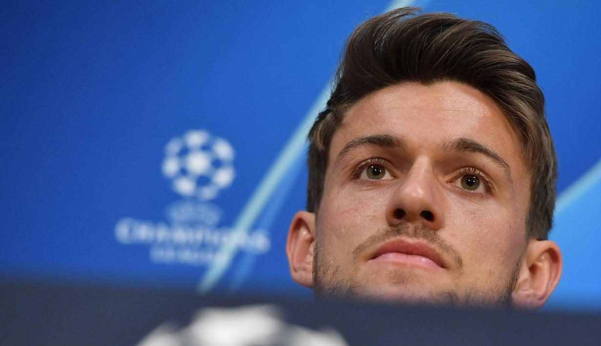 Foto file diambil pada 9 April 2019. Bek Juventus, Daniele Rugani, saat konferensi pers jelang laga melawan Ajax di Johan Cruyff Arena. Rugani dinyatakan positif terkena virus corona, yang diumumkan klub Juventus pada 11 Maret 2020. (AFP/Emmanuel Dunand)
